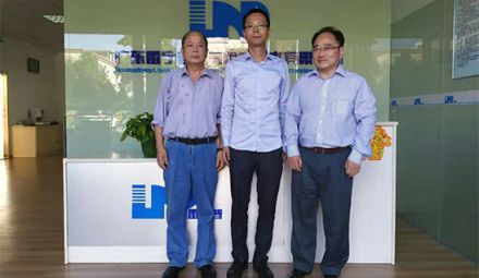 熱烈歡迎國際防雷專家陶博士和資深專家劉細華一行蒞臨廣東雷寧普參觀指導